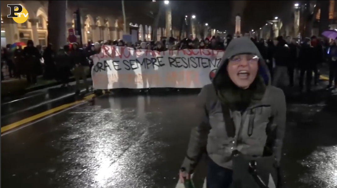 Prof urla contro poliziotti a Torino article-post