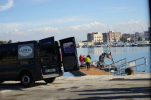 Taranto – Cadavere in mare, suicidio? (Foto) article-post