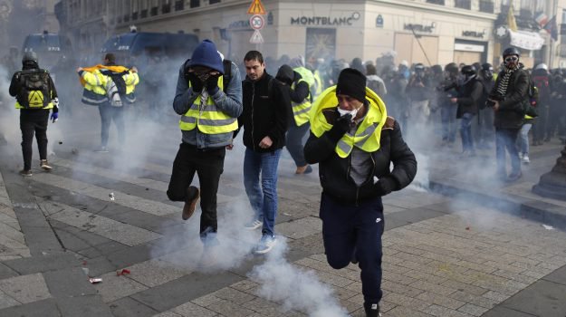 Gilet gialli, la protesta continua article-post