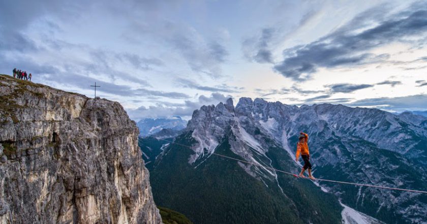 Giovane modenese muore mentre pratica lo “slackline” article-post