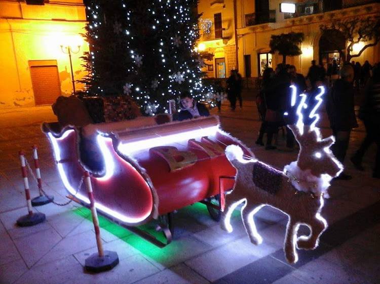 Babbo Natale in tour nei paesi della provincia ionica per la gioia dei più piccini; il calendario article-post