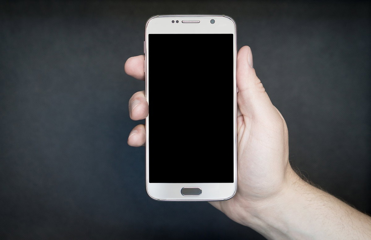 Quando lo smartphone ti ruba la vita article-post