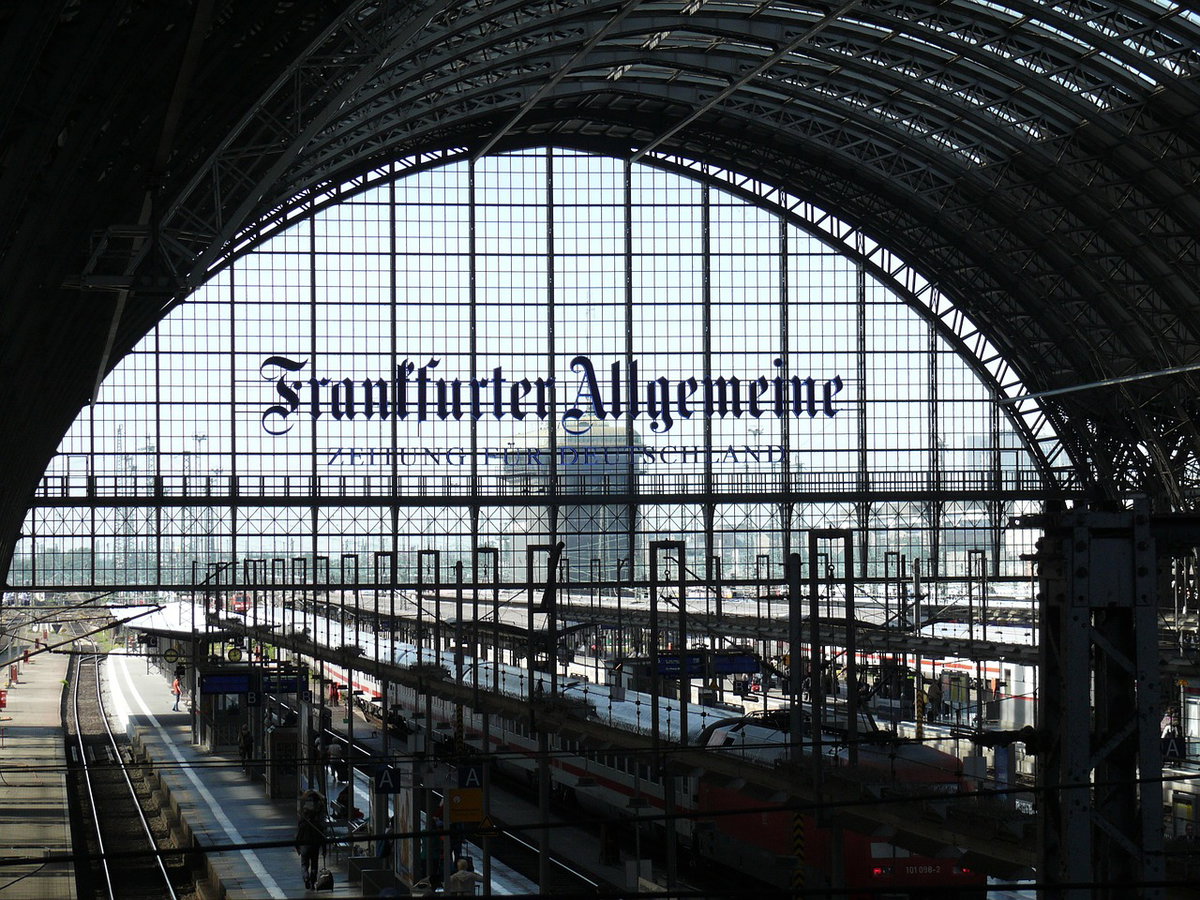 Bimbo di 8 anni buttato a calci sotto il treno da uno sconosciuto article-post