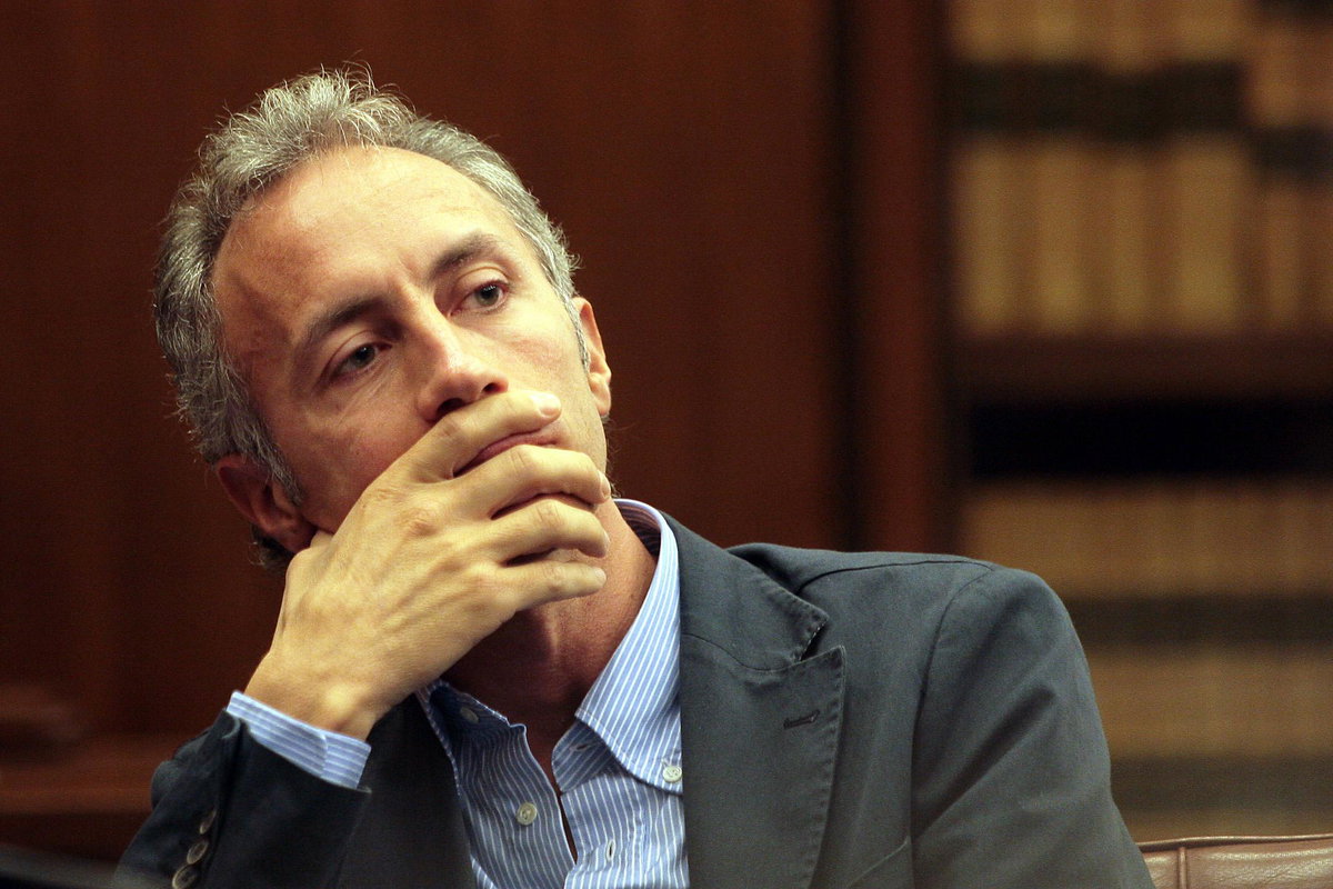 Travaglio contro Ricciardi: “Basta annunciare catastrofi” article-post