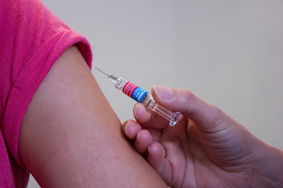 Disinformazione vaccini: Facebook usa le notifiche per combatterla article-post