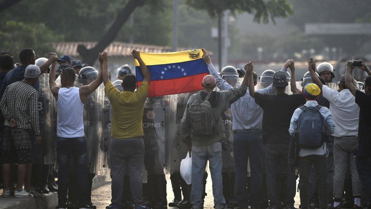 Venezuela: ribelli liberano Lopez, sfidando Maduro article-post
