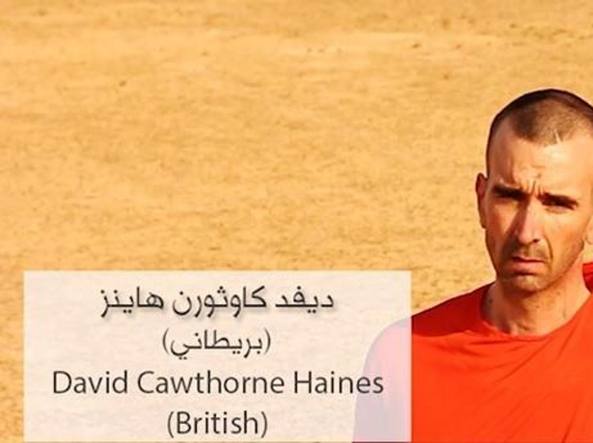 Video integrale della decapitazione del britannico David Haines article-post