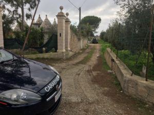 Taranto – Trovato uomo sgozzato nella sua villa (Foto) article-post