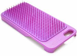 La custodia per iPhone che pettina i capelli article-post