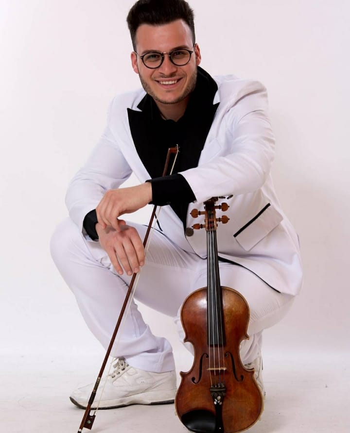 Giovane violinista palermitano conquista i social article-post