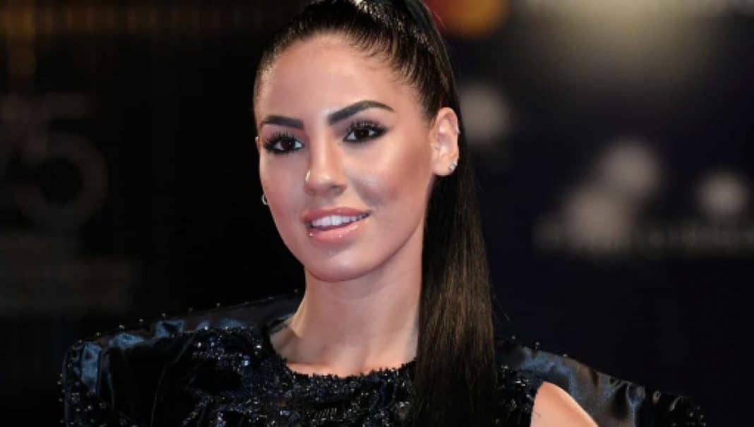 Giulia de Lellis:”Era meglio senza corna…” article-post