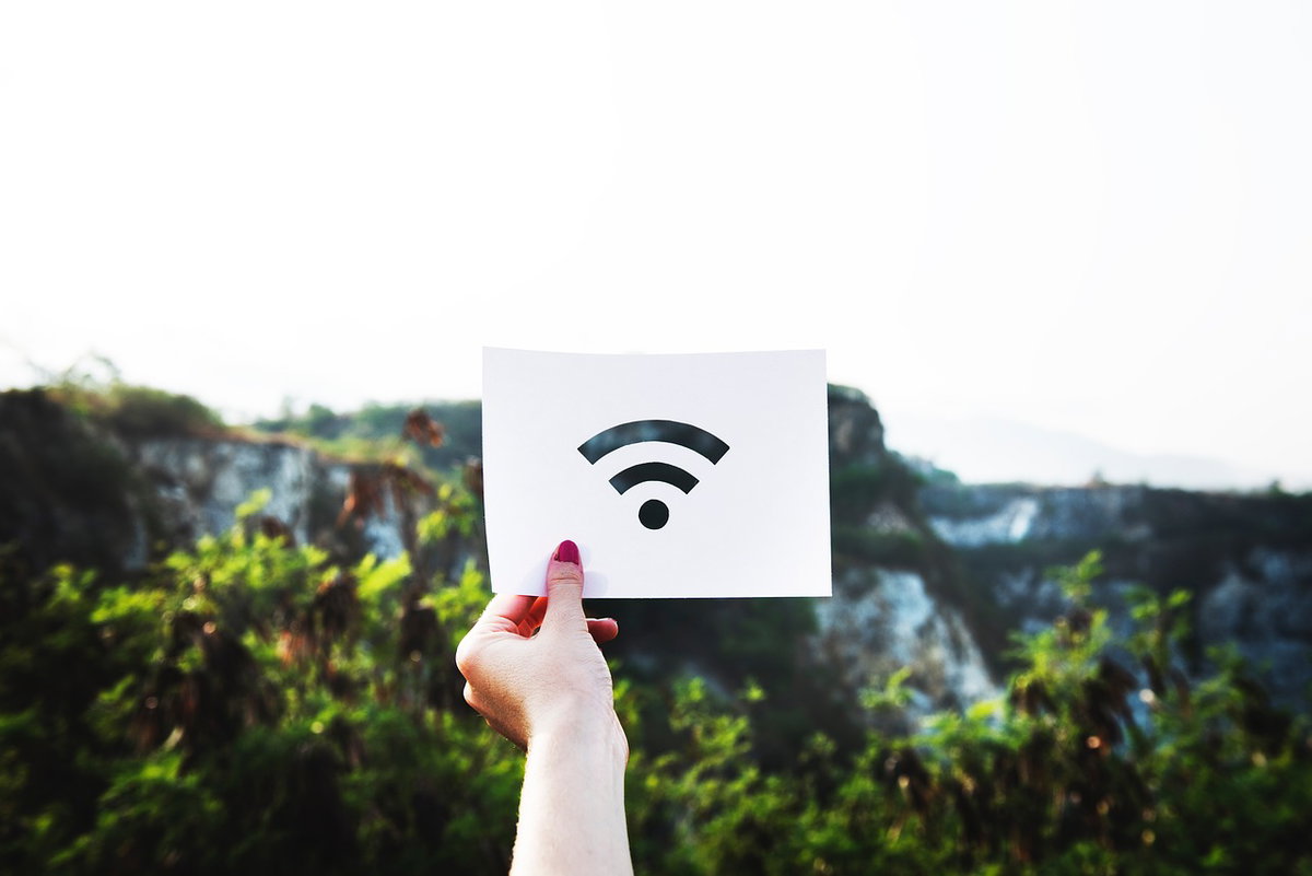 Il trucco per scoprire la password Wifi altrui, e cosa dice la legge article-post