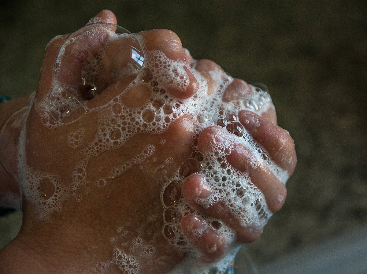 Lavarsi le mani nel modo giusto per eliminare i virus article-post