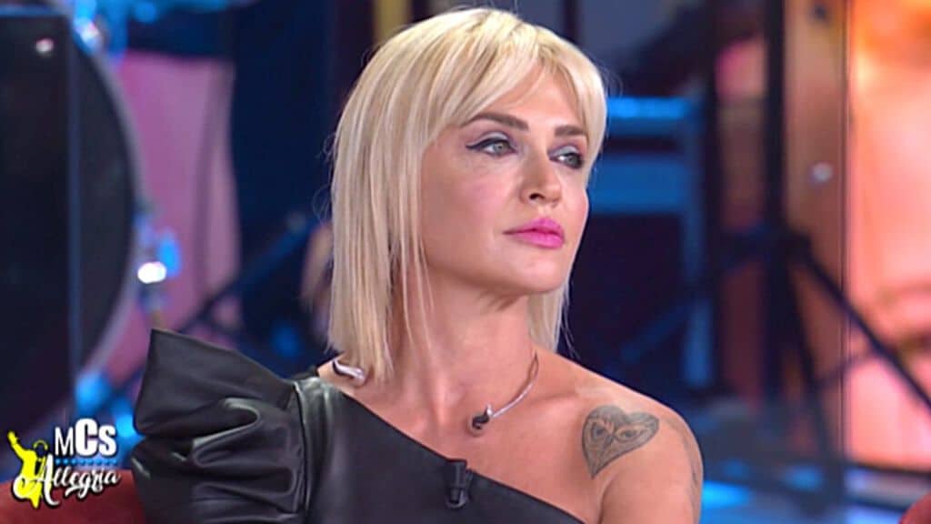 Paola Barale a La Confessione: “Gianni Sperti voleva dei figli, io no…” article-post