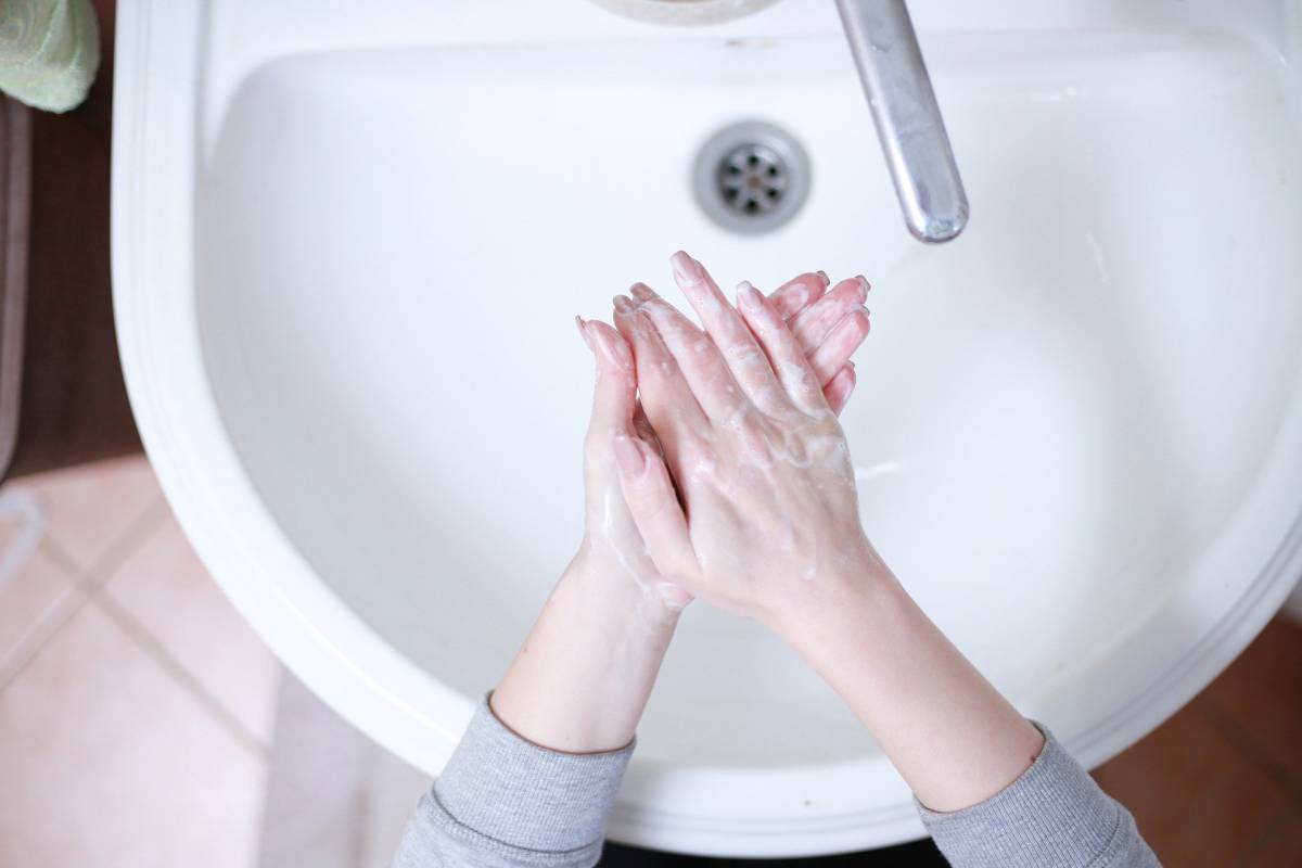 Coronavirus: la ricetta per fare il disinfettante in casa, attenzione alle fake news article-post