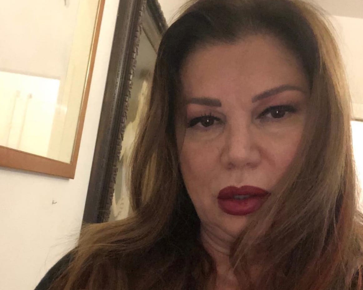 Serena Grandi ha abbracciato e baciato Piero Chiambretti: “Spero vada tutto bene” article-post