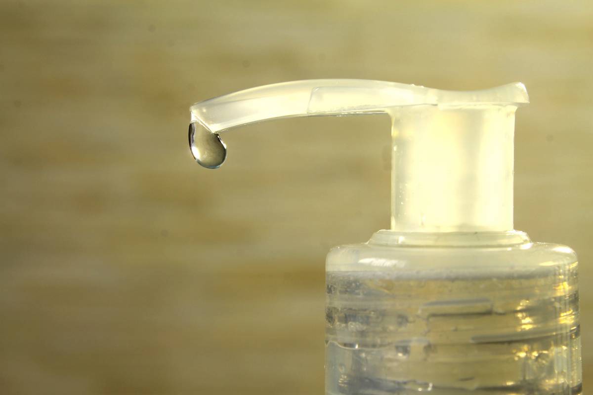 Disinfettante superfici fatto in casa: coronavirus disattivato in 1 minuto article-post