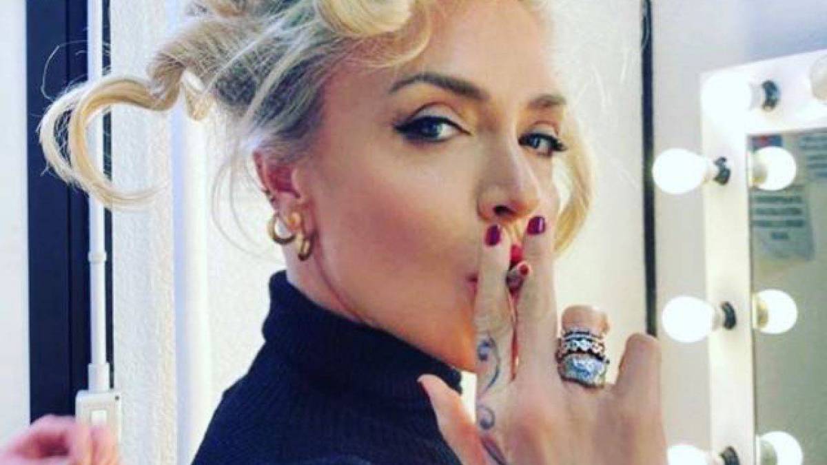 Paola Barale: “Oggi sono una volontaria della Croce Rossa” article-post