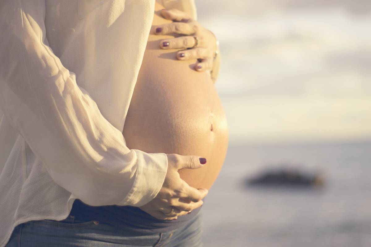 Tosse in gravidanza, sintomi, pericoli e come curarla con rimedi naturali article-post