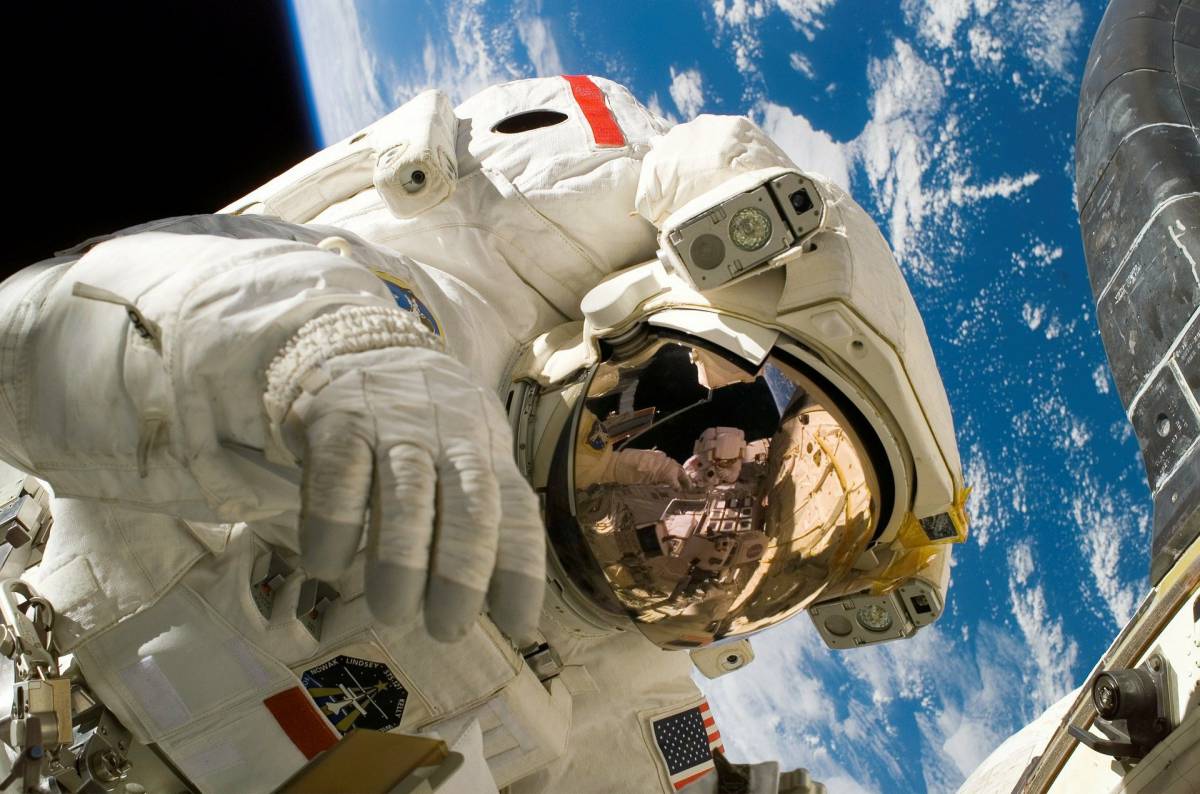 Come vedere la SpaceX che sta per sbarcare sull’ISS: l’arrivo previsto per le 16.29 italiane article-post
