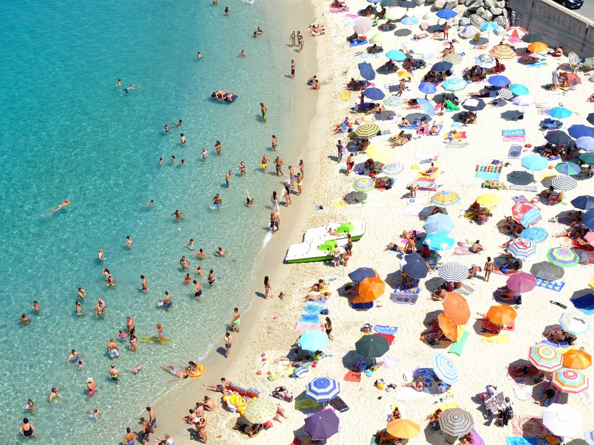 Ristoranti, bar e spiagge: nuove indicazioni per le riaperture. Piscine chiuse. PDF article-post
