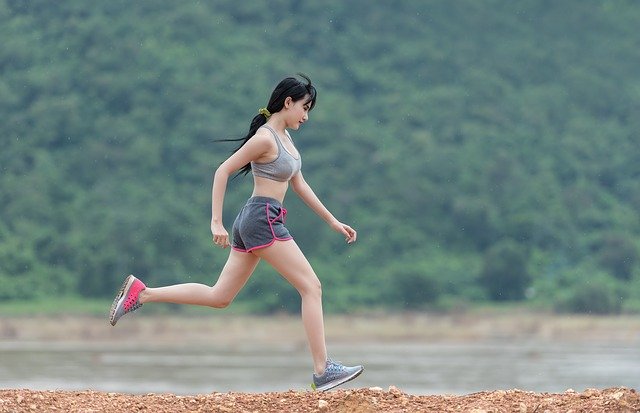Fitwalking o camminata veloce: tutti i benefici, fa dimagrire ed accellera il metabolismo article-post