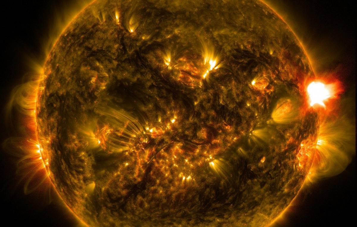 Rilevata una macchia solare cinque volte più grande della Terra article-post