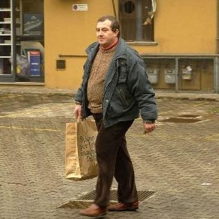 Strage di Erba, le nuove dichiarazioni di Olindo Romano: “noi siamo innocenti” article-post