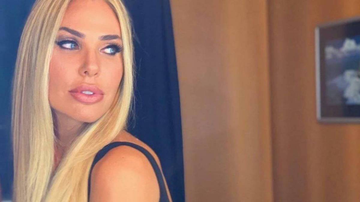 Ilary Blasi in lacrime da Silvia Toffanin: “I sensi di colpa di mio marito” article-post