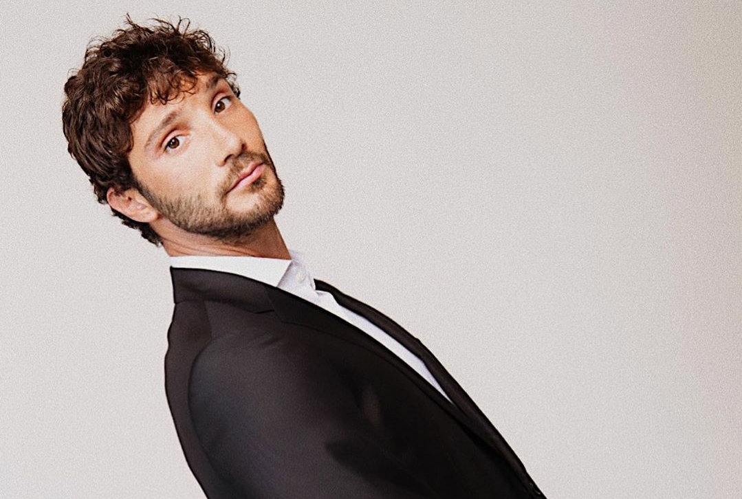 Stefano de Martino, c’è una bionda nella sua vita? La smentita “è solo un’amica” article-post
