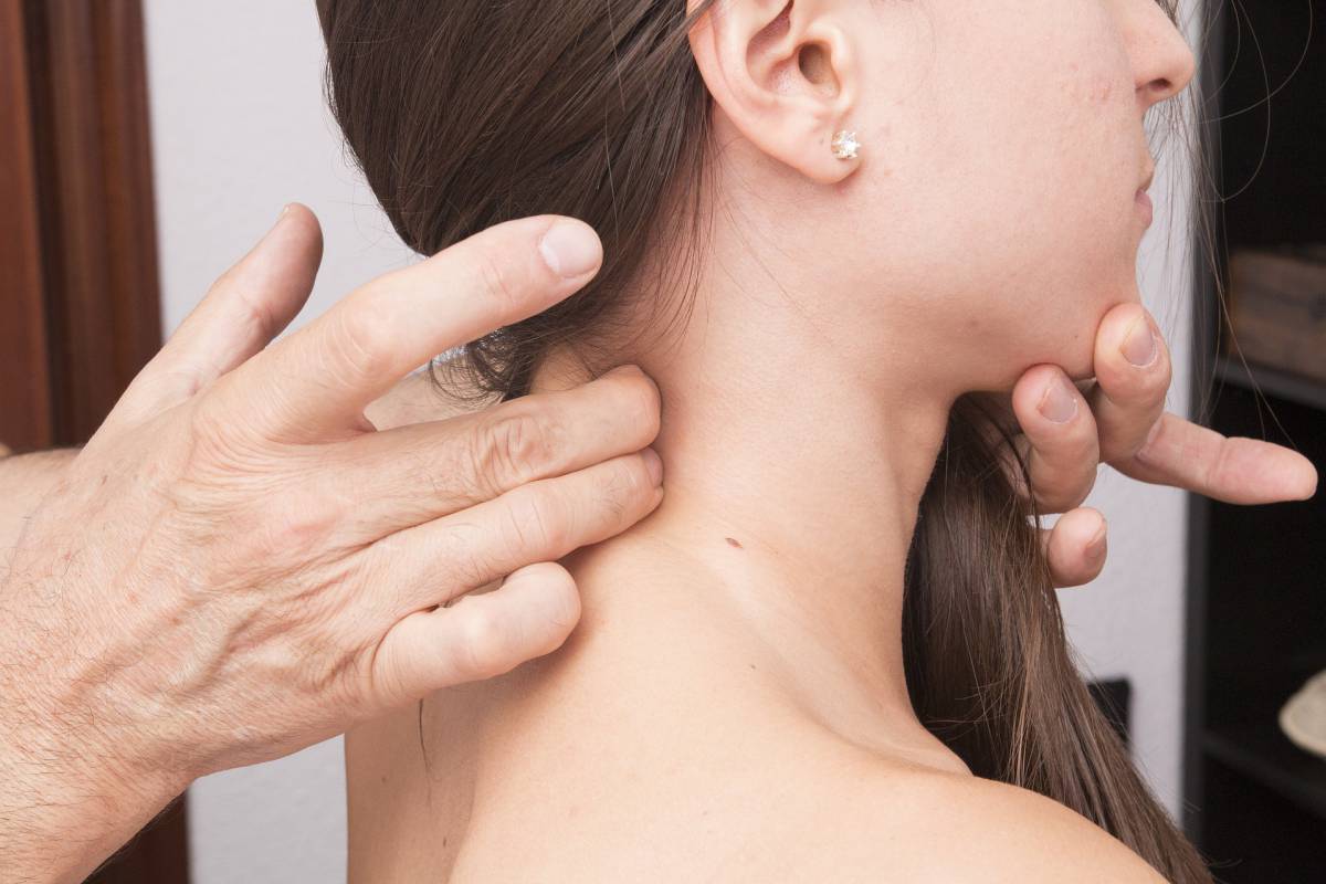 Cervicale: i rimedi naturali per alleviare il dolore article-post