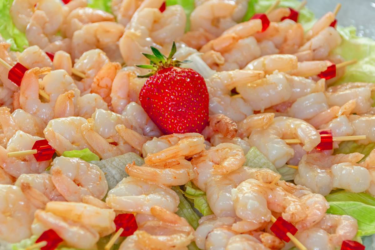 Come cucinare gli spiedini di pesce: consigli e ricette article-post