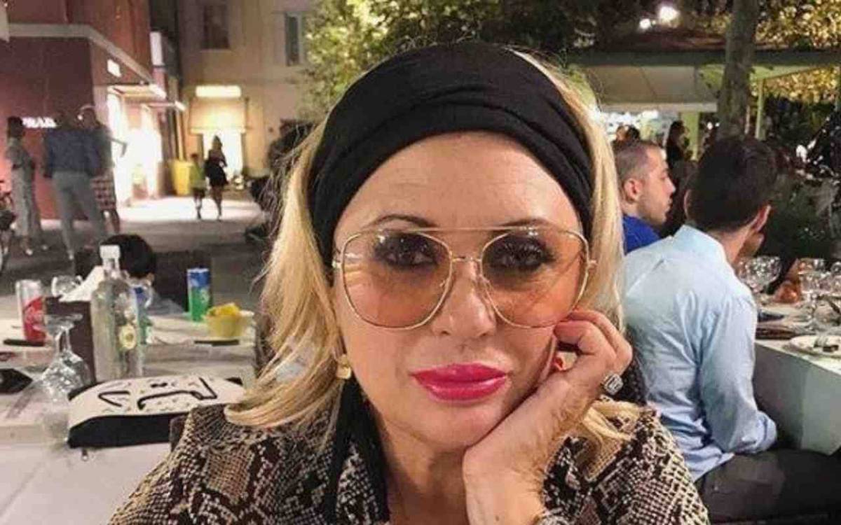 Tina Cipollari annuncio su Instagram: “È finita!” article-post