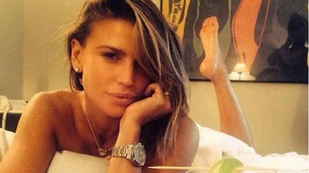 Claudia Galanti ricorda il padre morto e i primi passi d’Indila article-post
