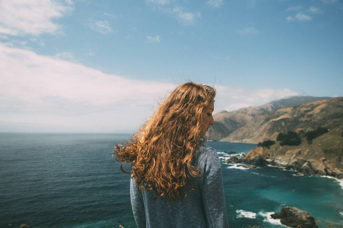 Capelli estate 2020: come ricreare le Beach Waves senza ferro article-post