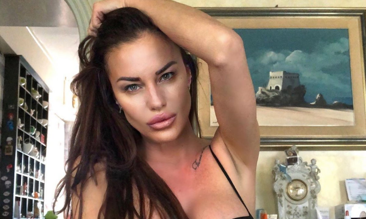 Antonella Mosetti positiva al Covid: “Test sierologico negativo, tampone positivo” article-post