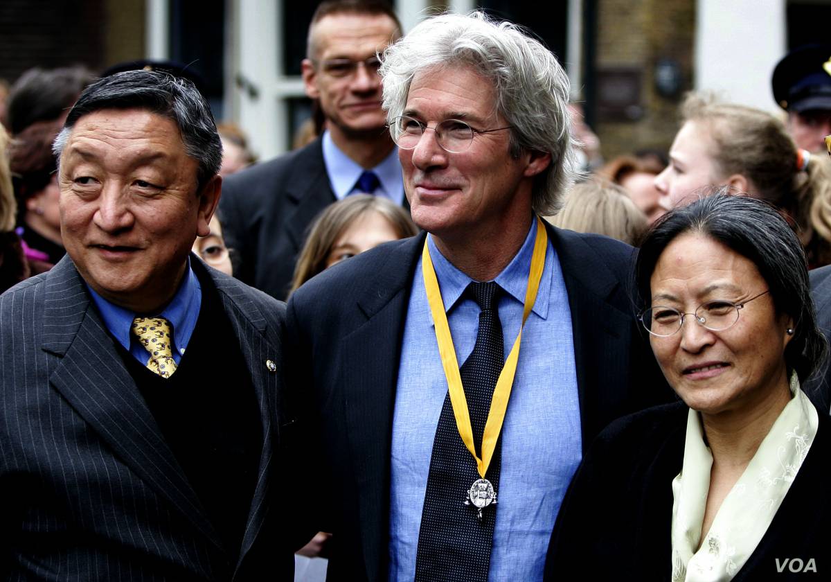 Richard Gere parla di Covid: “E’una cosa seria!” article-post