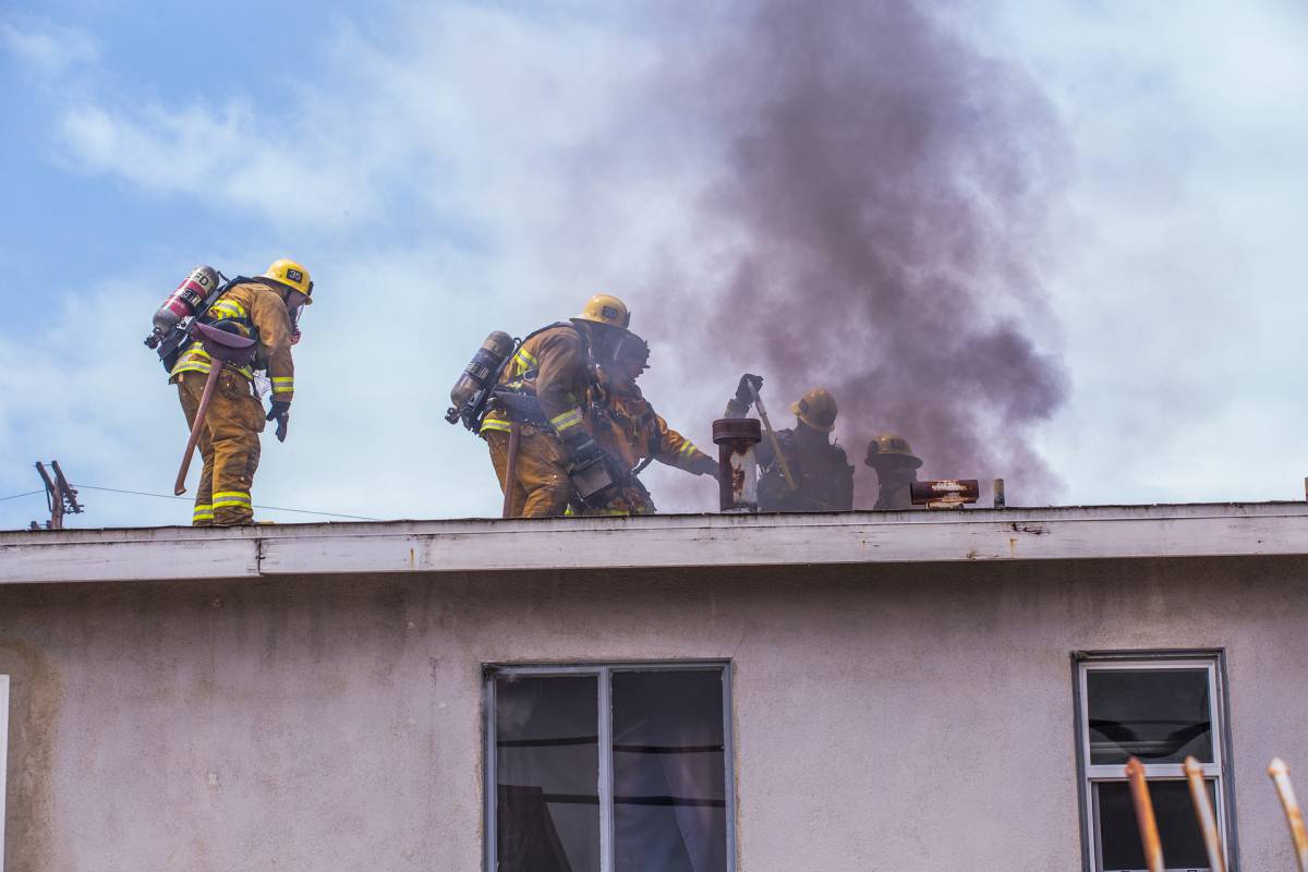 Taranto: Devastante incendio in centro, muore 80enne article-post