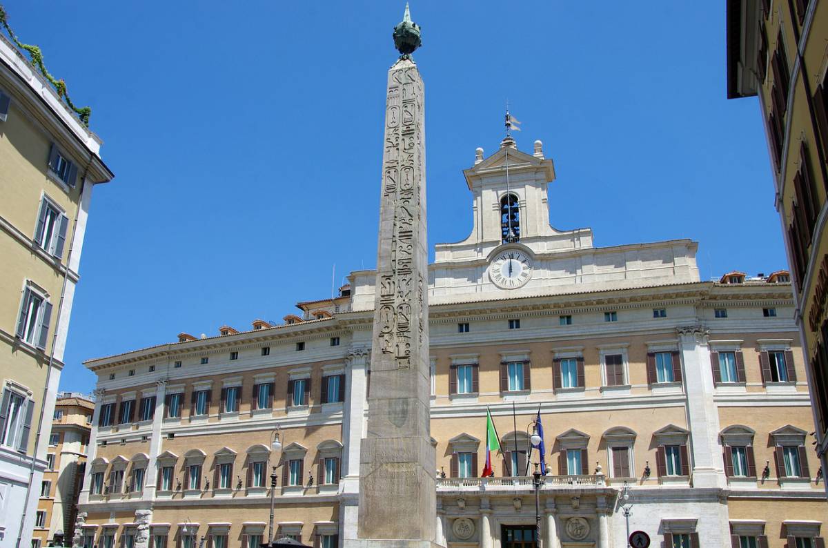 Furbetti bonus Inps: Lega sospende i due deputati Andrea Dara ed Elena Murelli article-post