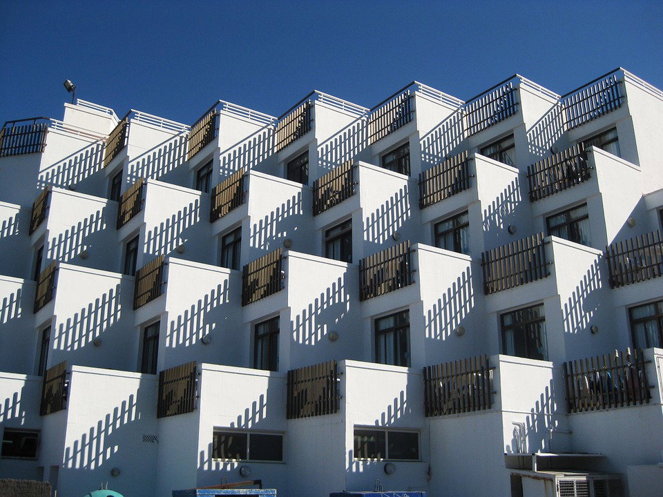 Accorpamenti immobiliari in condominio, quando e come sono consentiti? article-post