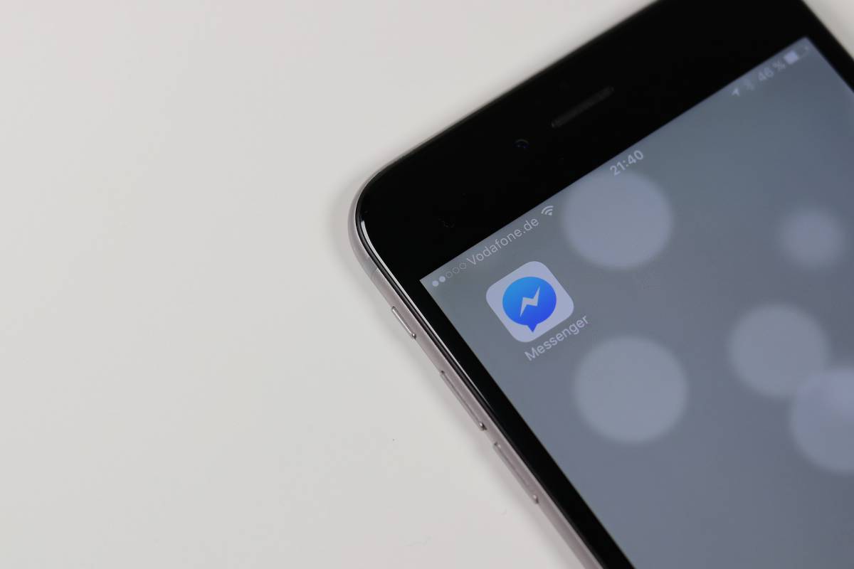 Facebook Messenger: nuovi temi colorati e nuove funzionalità article-post
