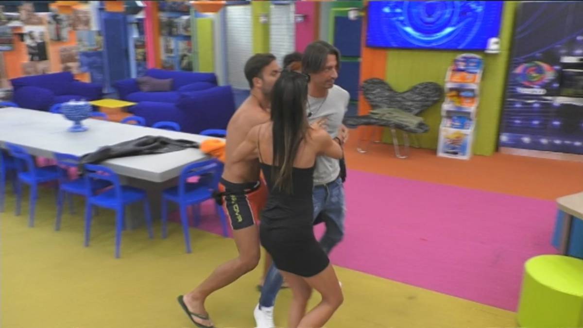 GFVIP, lite violenta tra Zorzi e Oppini: volano le sedie article-post