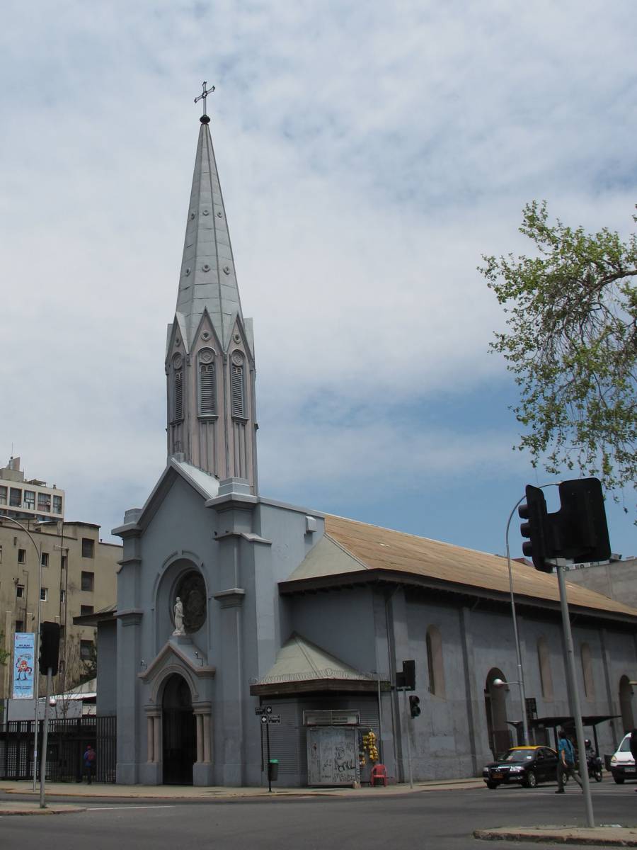 Cile: incendiate due chiese dai protestanti article-post