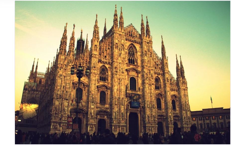 Milano, assembramenti per le riprese di un video rap: tra denunce e tafferugli article-post