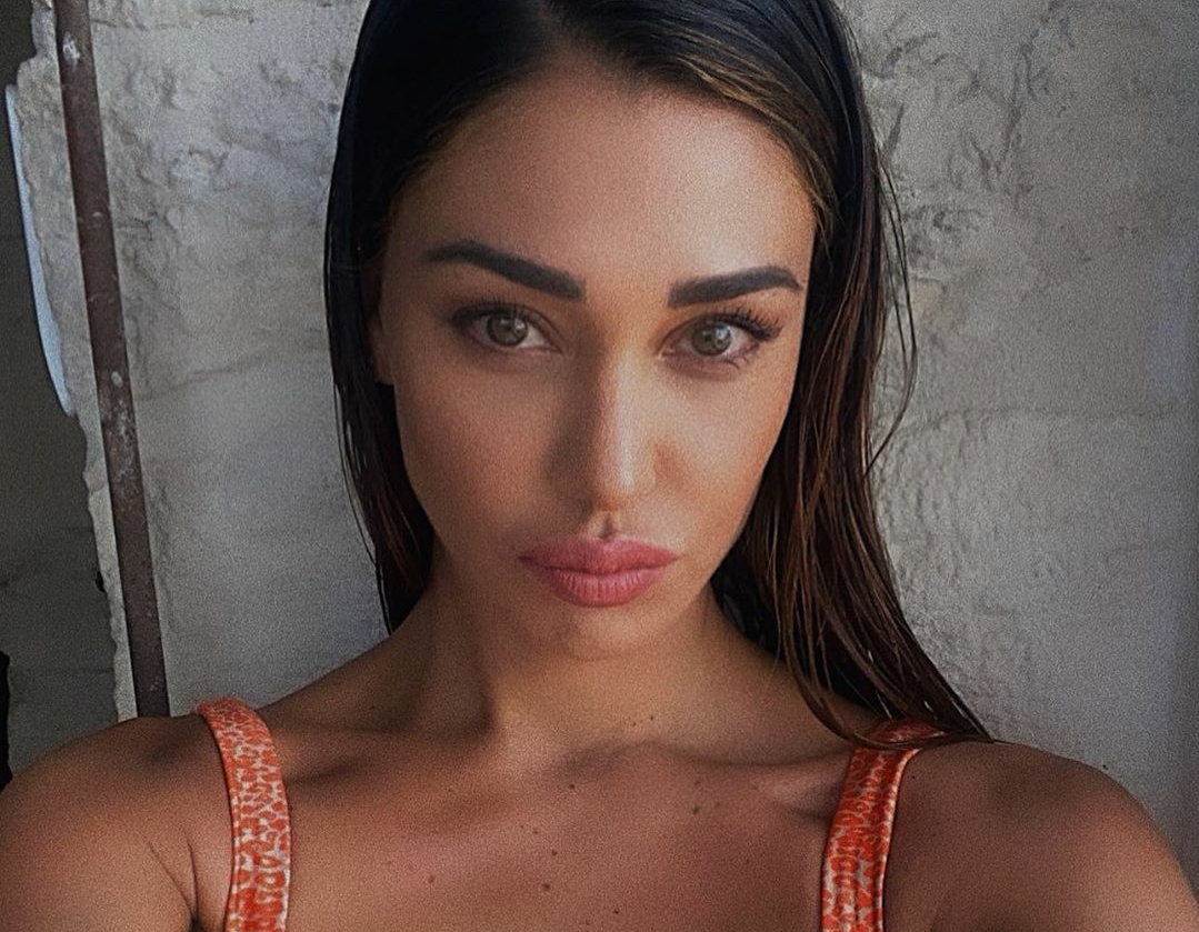 Belen Rodriguez a pochi giorni dal parto, ritorna sul set article-post