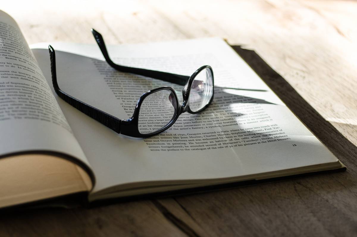 Professore di 60 anni compie atti sessuali con una sedicenne, rinviato a giudizio article-post