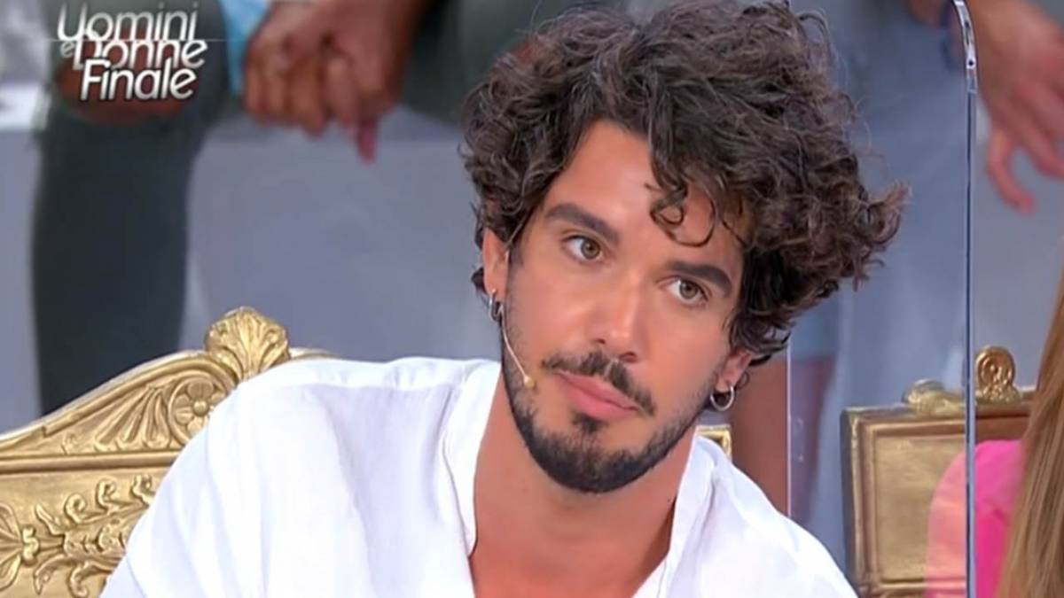 Uomini e Donne, Gianluca de Matteis parla di Maria de Filippi: cosa ha detto? article-post