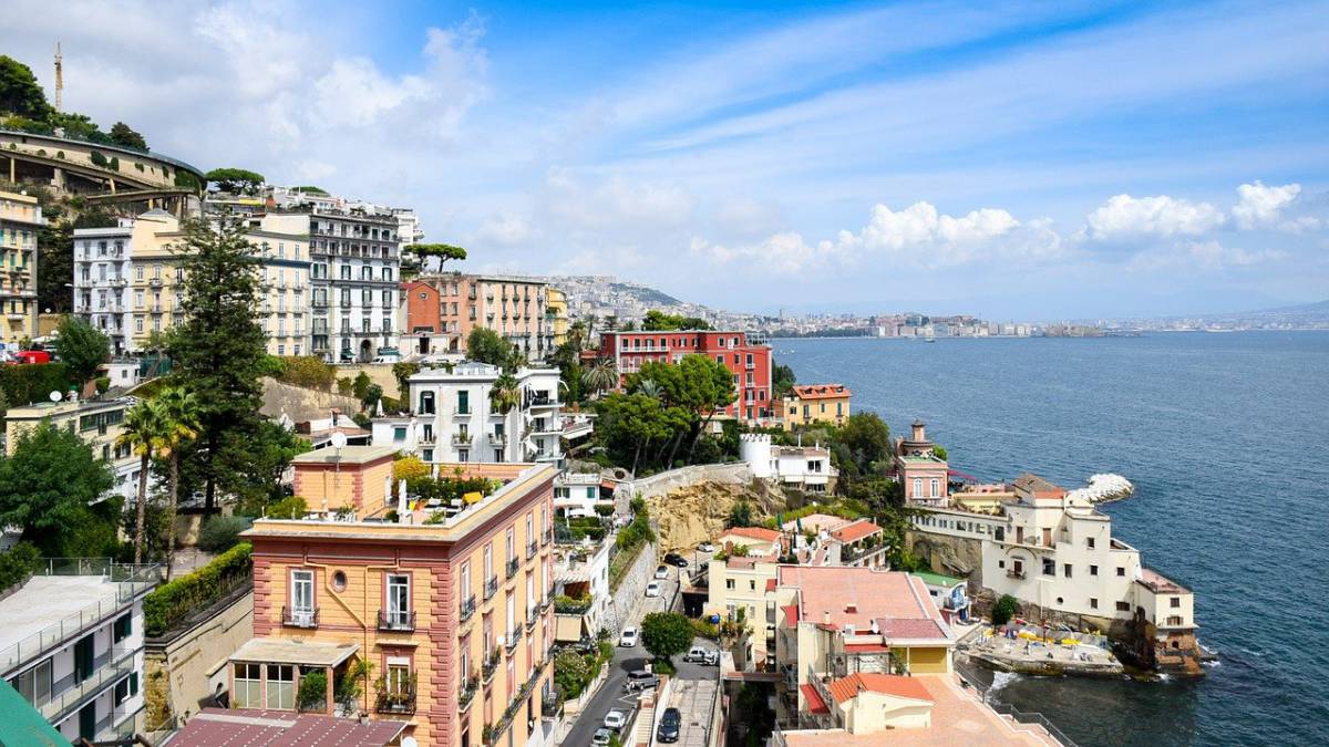 De Magistris e la sua denuncia morale: “Sono stati fatti gravi errori. Andiamo verso lockdown” article-post