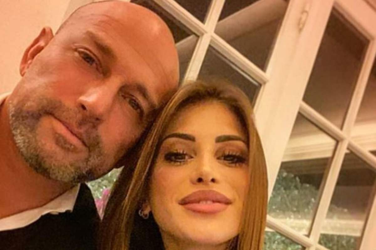 La fidanzata di Bettarini, Nicoletta Larini, ricoverata in ospedale article-post