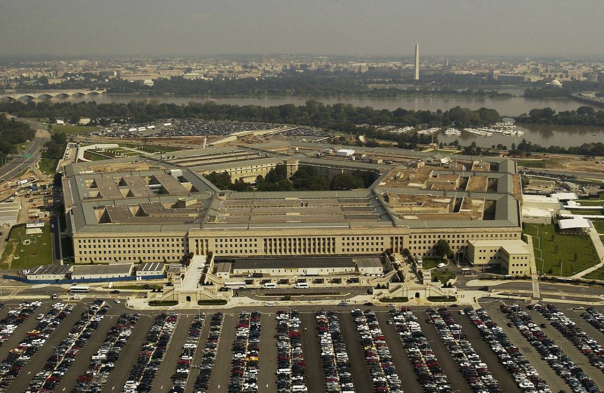 Usa, la Air Force entra in campo contro le fake news. Tra dubbi e paure article-post